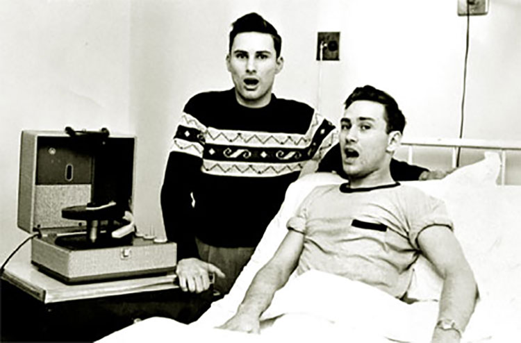Organ donor Ronald Herrick, left, with his twin brother and organ recipient Richard Herrick