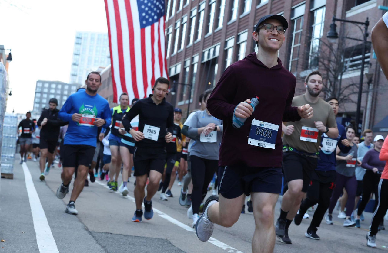 Gabriel Alberts running in a marathon.