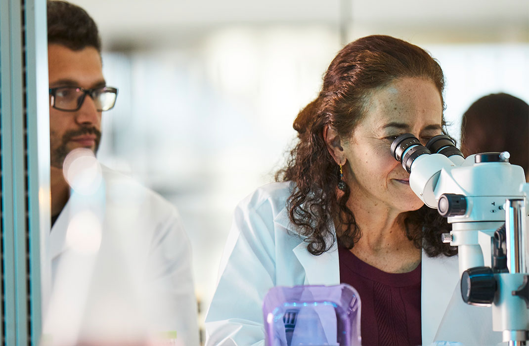 Two researchers in the lab.