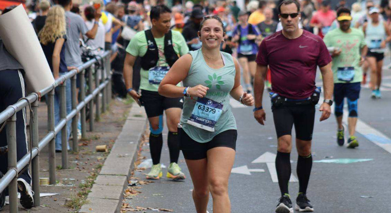 Alexa Hassan running in a marathon.