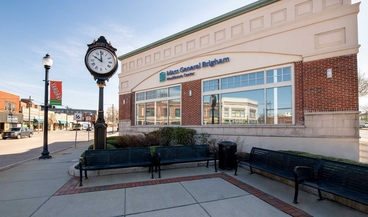 Mass General Brigham Healthcare Center Watertown exterior