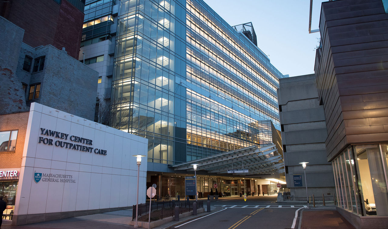 Mass General Yawkey Outpatient Center night