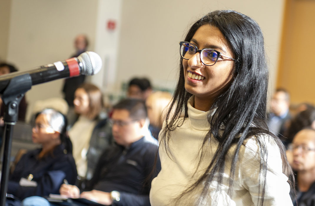 Attendee asking a question during a session at the 2023 Gene and Cell Therapy Research Symposium
