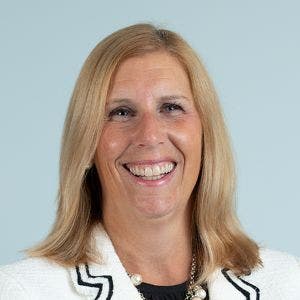 Suzanne Algeri headshot